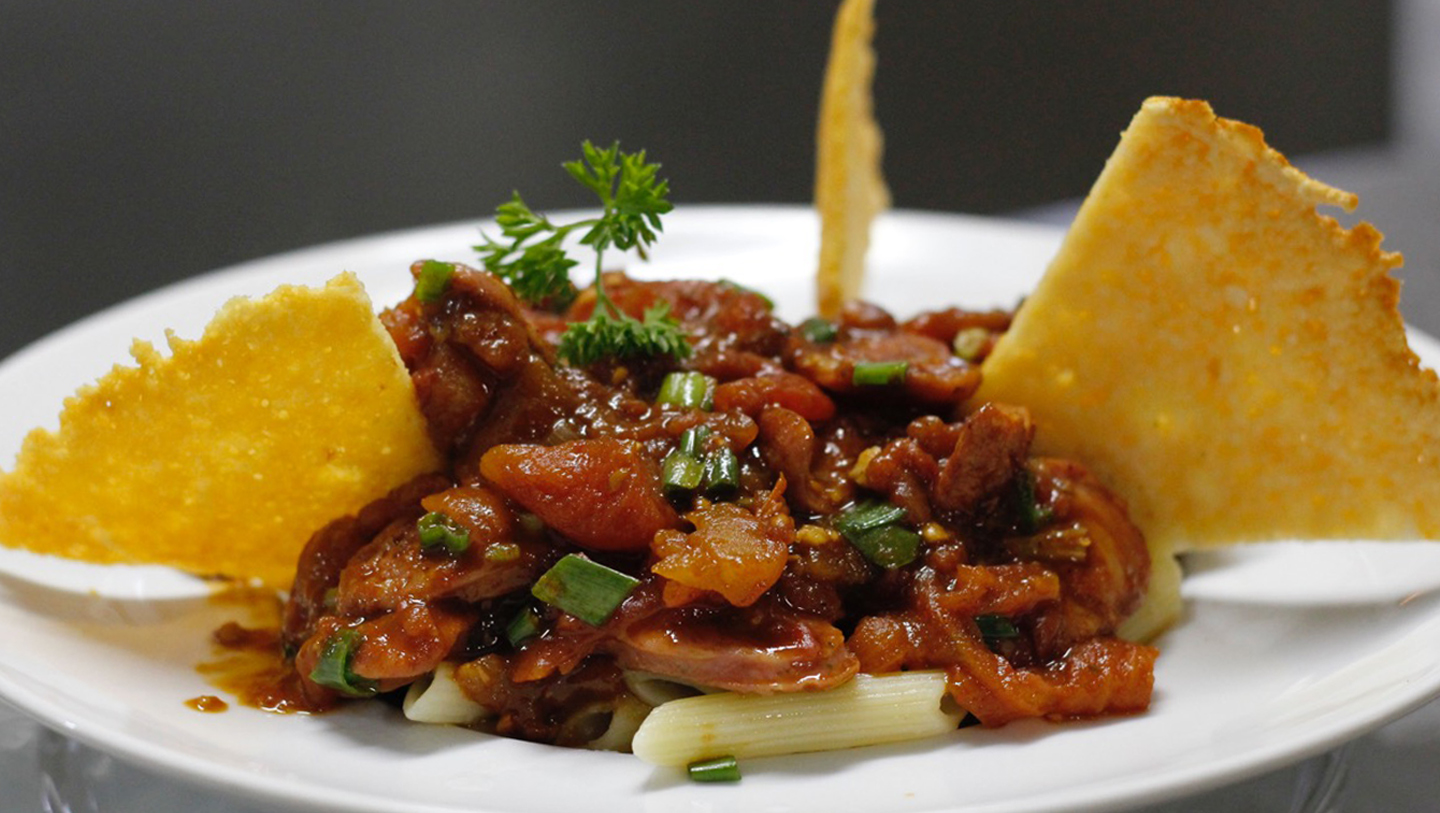 Penne com Tacos de Parmesão